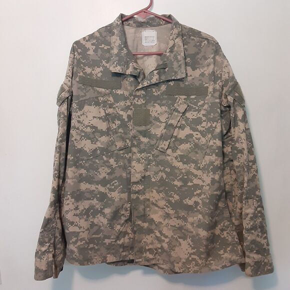 U.S. Military Combat Uniform Coat Digital Camo - Med Reg 8415-01-586-0639 - Picture 1 of 7